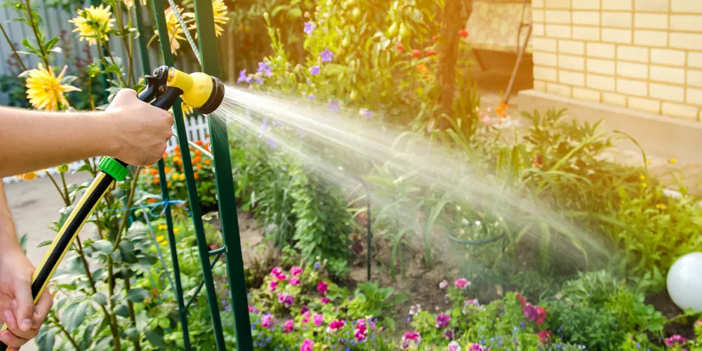 Expandable Hoses for Container Gardens & Raised Beds
