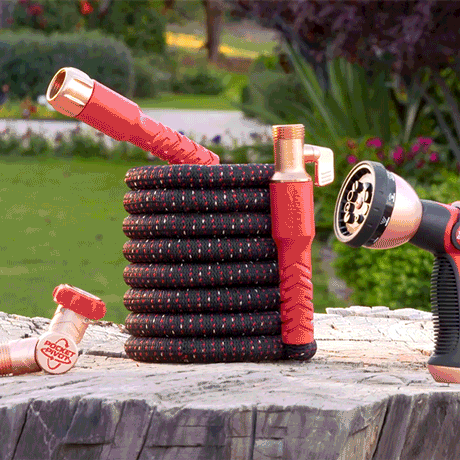 Pocket Hose Ballistic expanding in a backyard